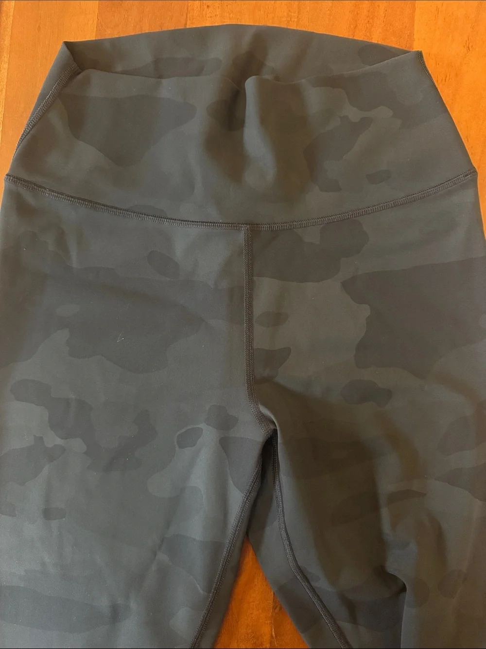 HIGH-WAIST CAMO VAPOR LEGGING - BLACK CAMOUFLAGE